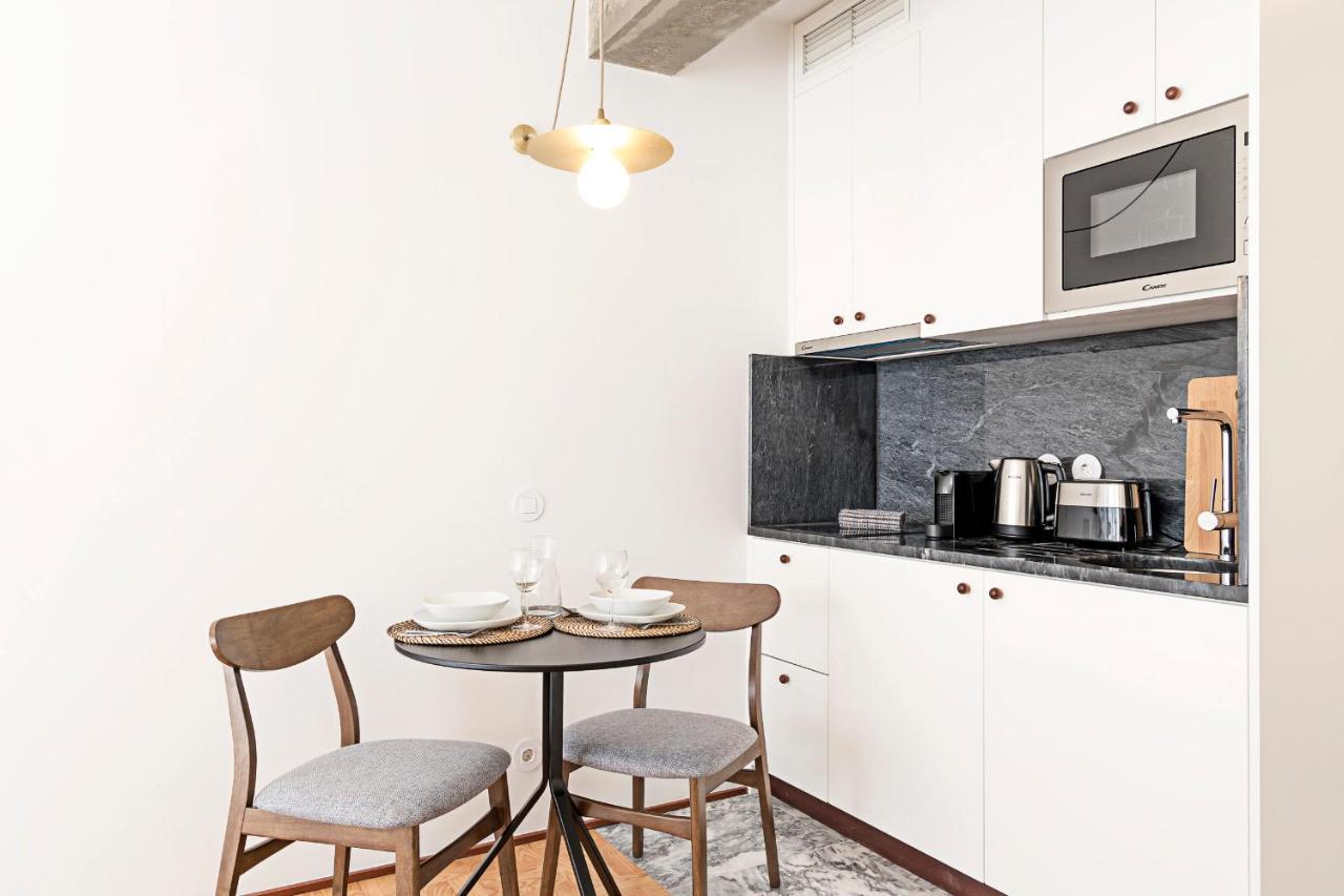 Ceuta Studio Apartments By Lovelystay Porto Bagian luar foto