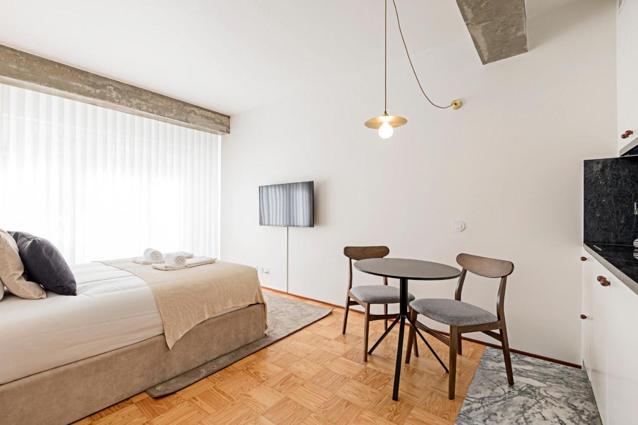 Ceuta Studio Apartments By Lovelystay Porto Bagian luar foto