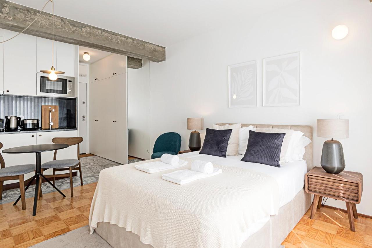 Ceuta Studio Apartments By Lovelystay Porto Bagian luar foto