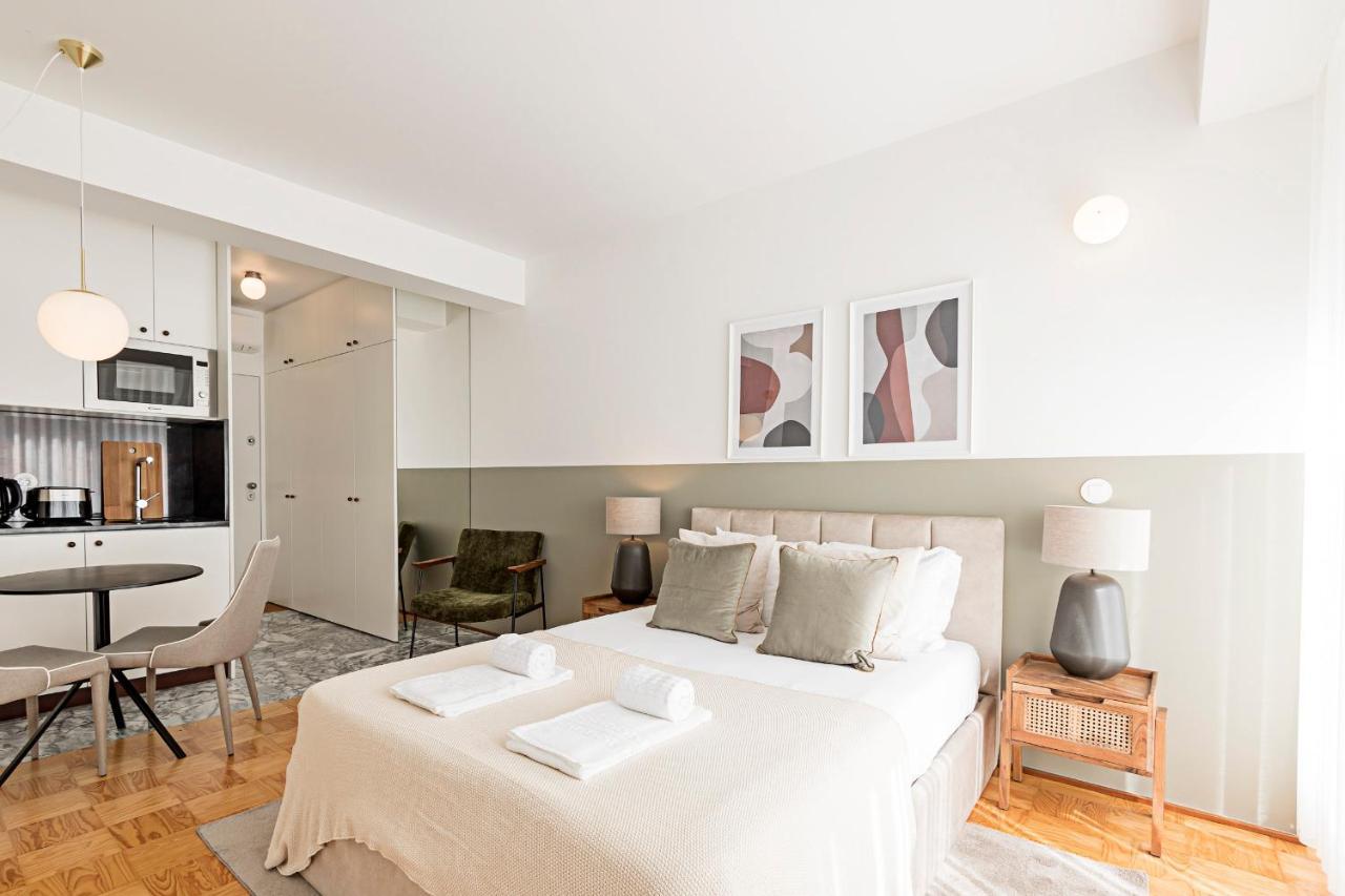 Ceuta Studio Apartments By Lovelystay Porto Bagian luar foto