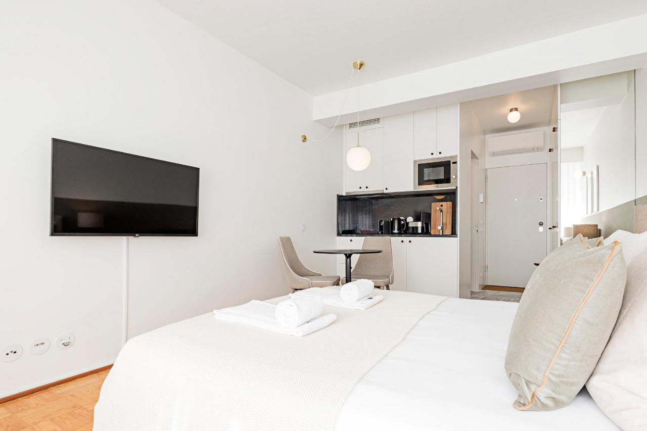 Ceuta Studio Apartments By Lovelystay Porto Bagian luar foto