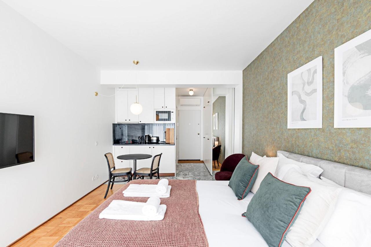 Ceuta Studio Apartments By Lovelystay Porto Bagian luar foto