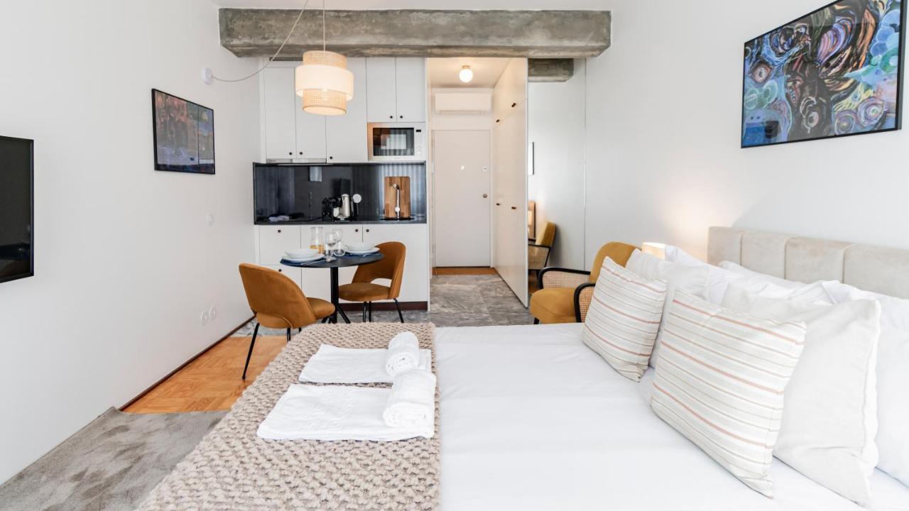 Ceuta Studio Apartments By Lovelystay Porto Bagian luar foto