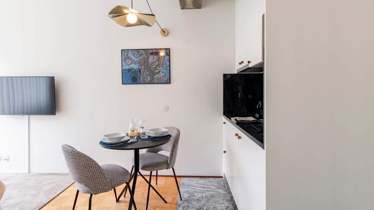 Ceuta Studio Apartments By Lovelystay Porto Bagian luar foto
